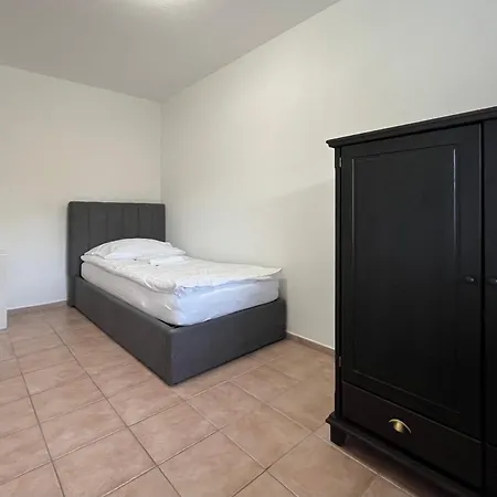 Simple Apartment *